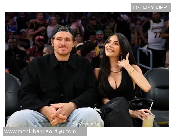 火辣啤酒妹现场助阵湖人曾与格里芬贝克汉姆大儿子有过约会