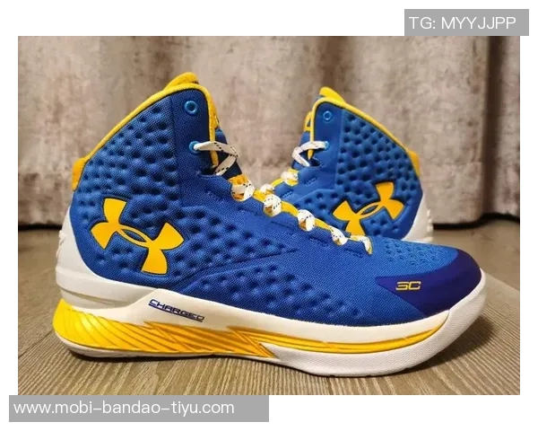 库里分享球鞋广告拍摄趣事并为新款球鞋热情打Call